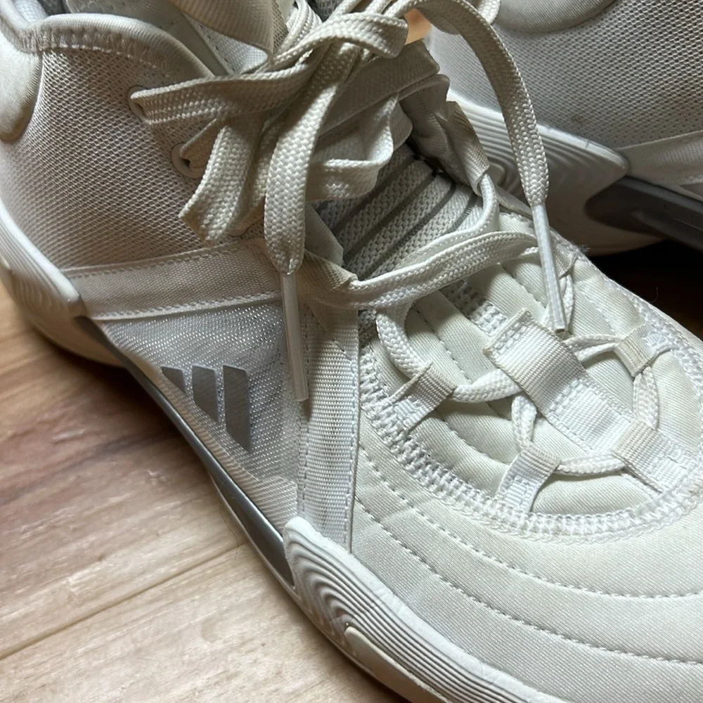 Sz 9 adidas exhibit select women’s basketball Athletic Shoes Tennis high top
